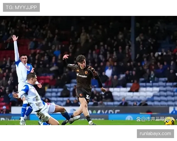 赫尔城强势锁定英超席位，逆转保级形势惊艳足坛