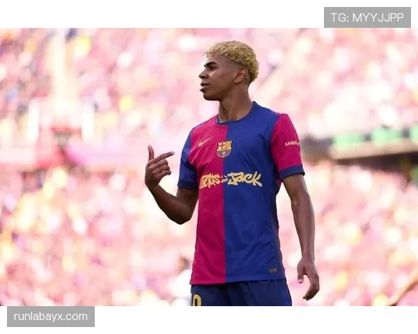 拉菲尼亚闪耀西甲冠军争夺战，助球队登顶2022赛季