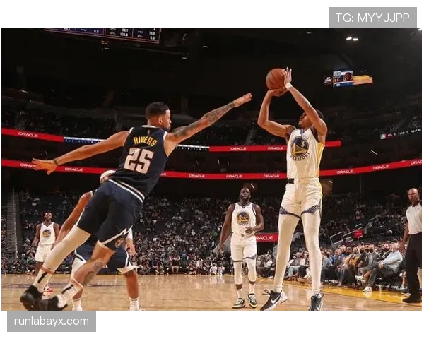 卢尔·邓通过精准挡拆拉开空间 提升球队三分命中率