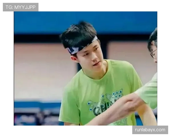 王楚钦训练完顺手买了块六位数手表